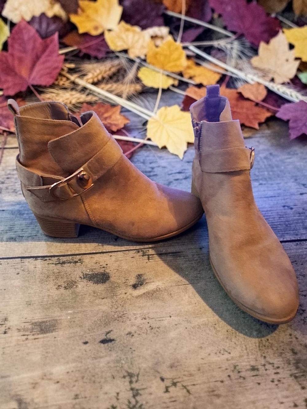 Forever 21 Tan Suede Buckle Ankle Booties Women's Shoe Size 10 Autumn Winter